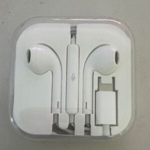 C-Type White Wired Earbuds with Case